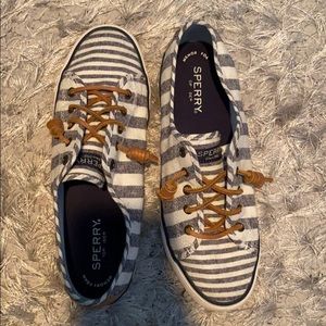 sperry topsider sneaker